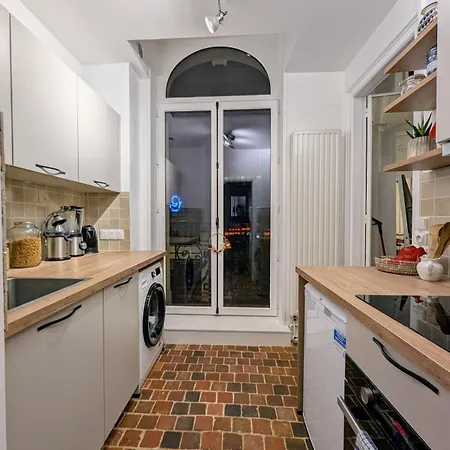 Charming T2 With Balcony In Lille-centre Lille